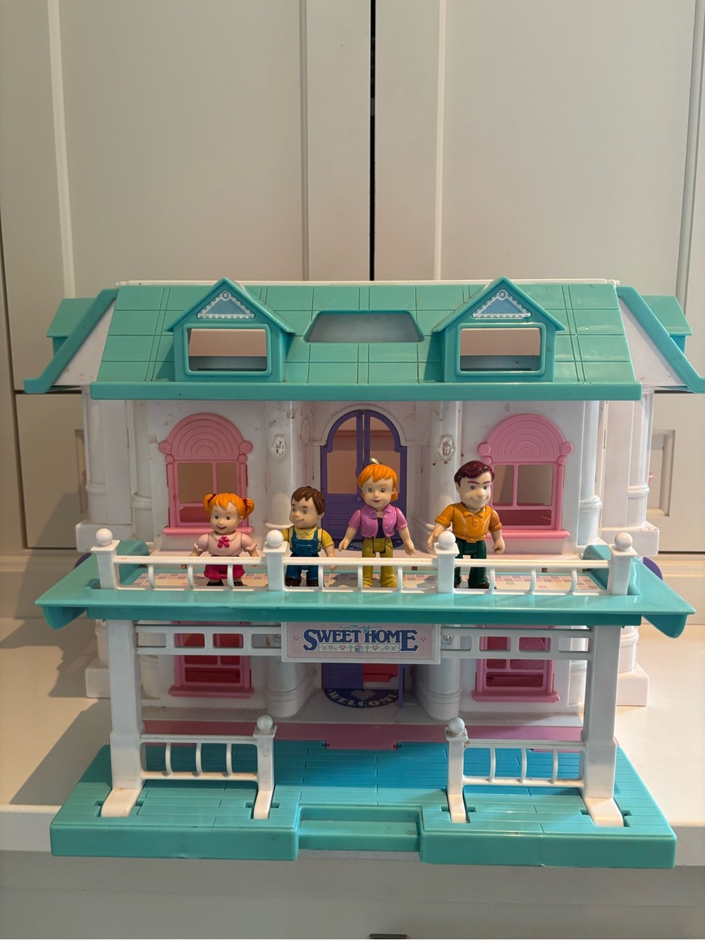 Vintage Sweet Home Dollhouse